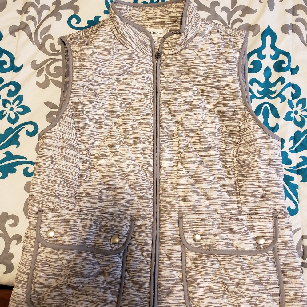 Croft and Barrow Heather gray and white Vest